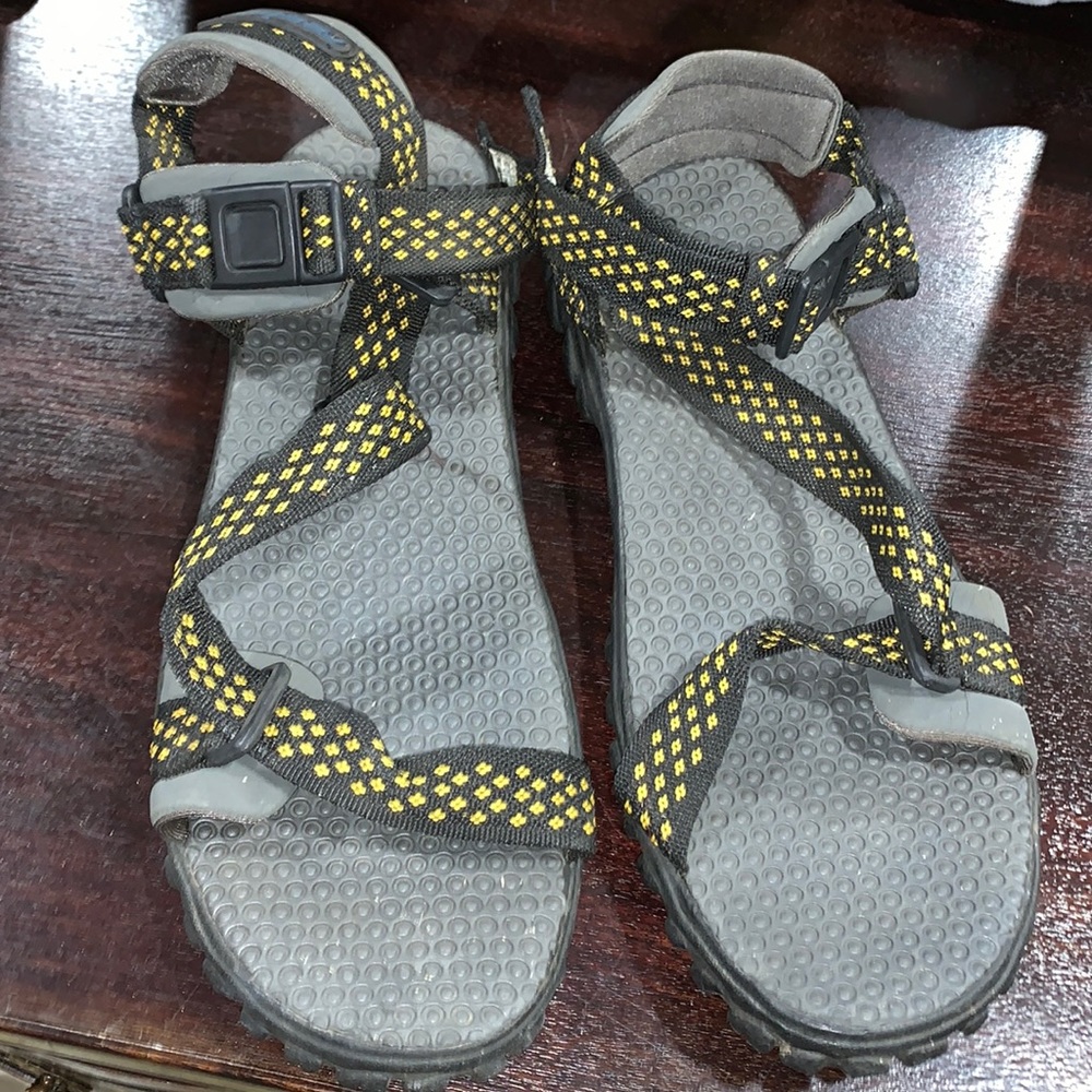 EUC Reebok men’s size 13 sandal